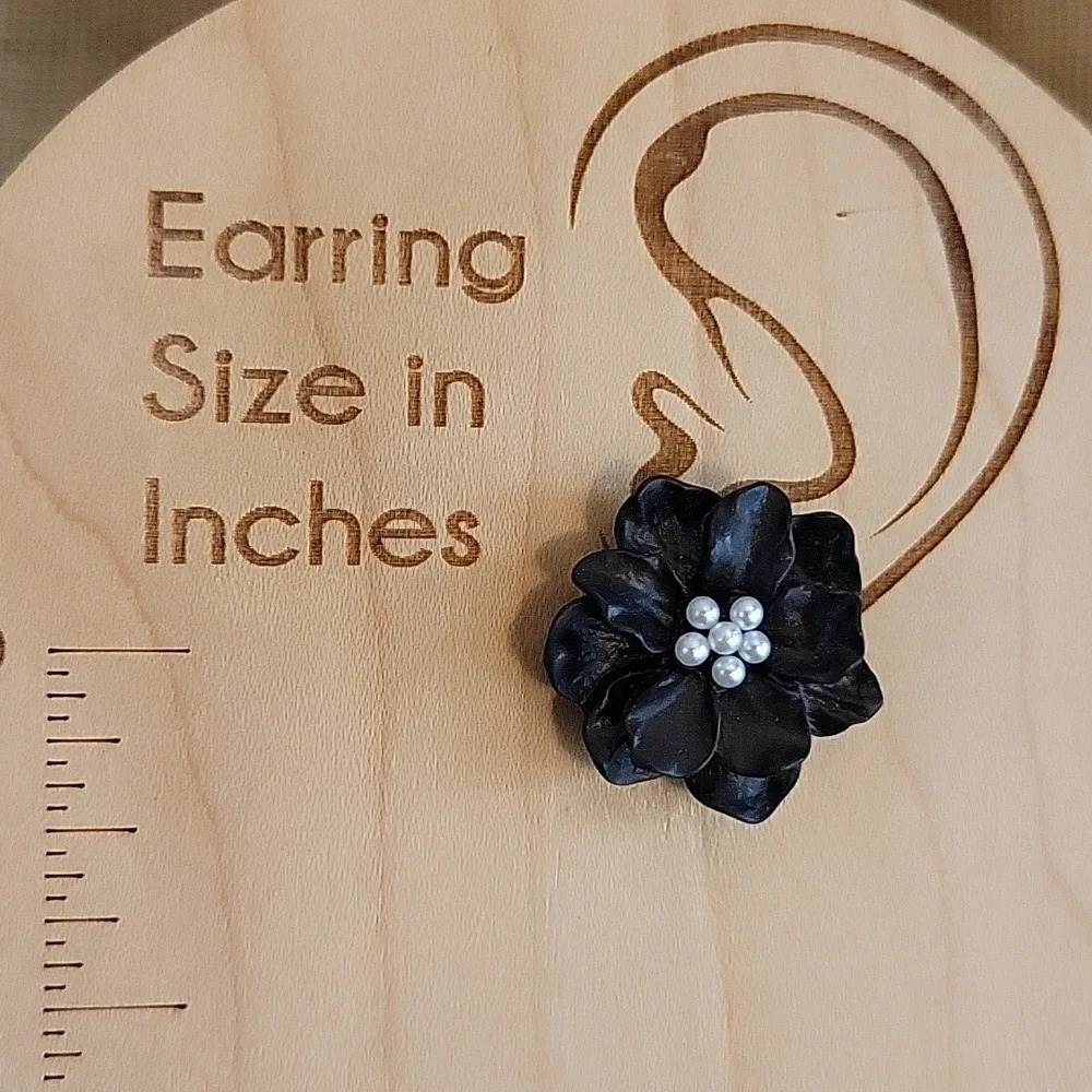 Black Tie Bloom Sculptural Stud Earrings - Picture 3 of 7